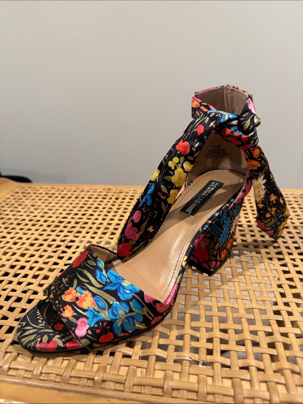 Design Lab Lord & Taylor Black Multicolor Floral Block Heel Ankle-Tie Sandal